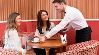 Pelanggan Murah Hati Beri Tip Rp 26 Juta Untuk Karyawan Restoran