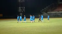 Tim Pra PON Papua menang WO karena lawan mereka, tim Pra PON Maluku, tak bersedia bertanding. (Bola.com/Robby Firly)