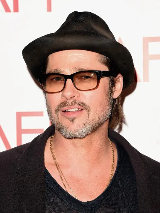 Melansir thefix.nine.com.au, Brad Pitt sudah mulai melakukan usahanya dalam menghindari minuman beralkohol. Ia juga disebut telah mendatangi tempat rehabilitasi untuk mengatasi masalahnya itu. (AFP/Bintang.com)