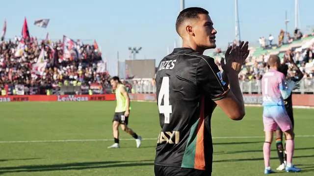 Jay Idzes - Venezia di Serie A 2024/2025
