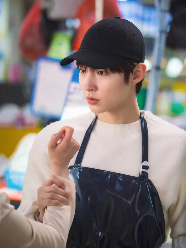 Hwang In Yeop di Why Her? (SBS via Soompi)