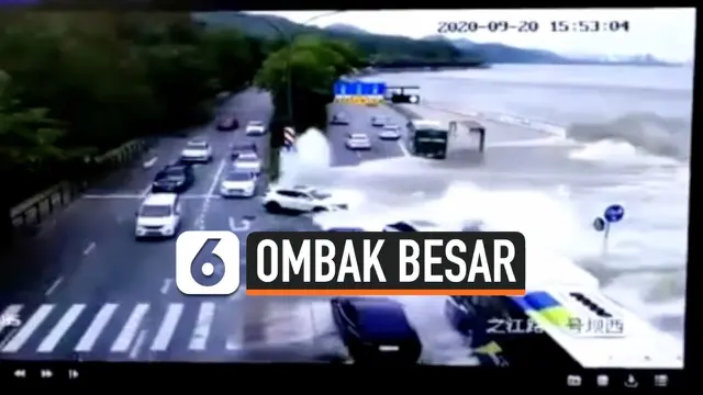 VIDEO: Bagai Tsunami, Detik-Detik Ombak Menyapu Kendaraan di Tepi Pantai