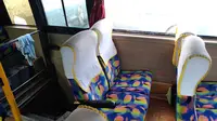 Ini kursi bus ALS yang diduduki Ridwan Sitorus atau Ius Pane dalam perjalanan dari Bogor menuju Medan. (Liputan6.com/Reza Perdana)
