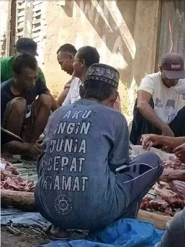 baju dengan tulisan nyeleneh