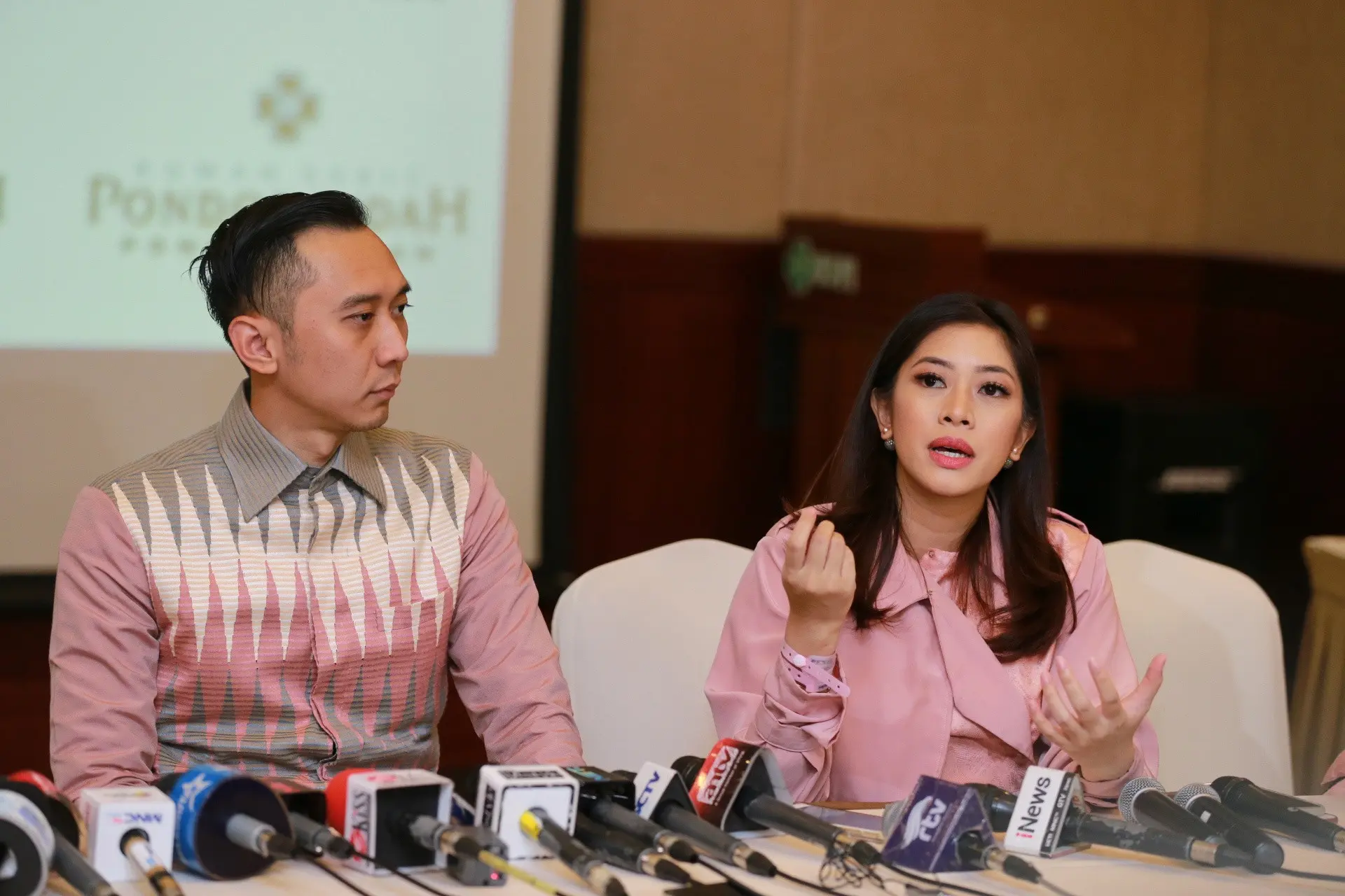 Preskon kelahiran anak ke-3 pasangan Ibas Yudhoyono dan Aliya Rajasa (Adrian Putra/bintang.com)