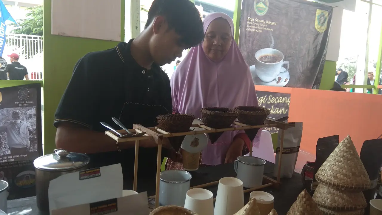 Pemkab Bogor menggelar acara Bogor Fest 2019 yang diselenggarakan sejak 4 hingga 7 April 2019 di Stadion Pakansari, Cibinong. (Liputan6.com/Achmad Sudarno)