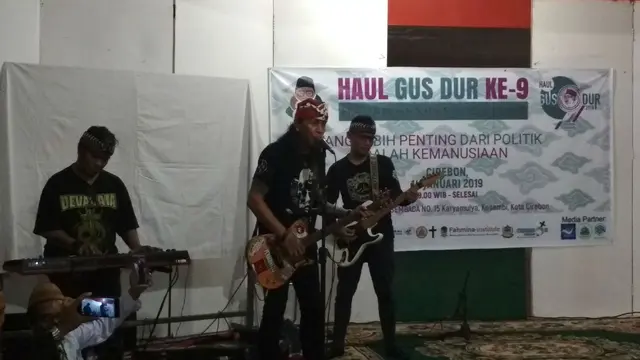 Saat Roy Jeconiah Hibur Gusdurian Cirebon