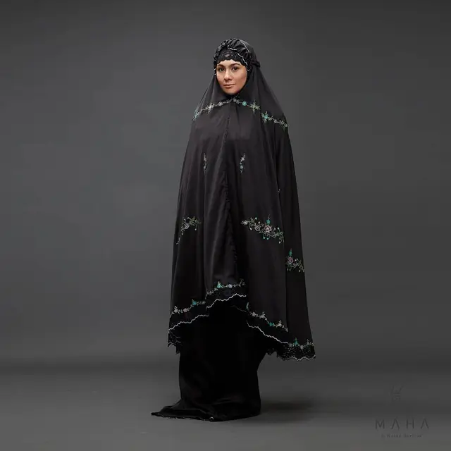 Wulan Guritno Berhijab