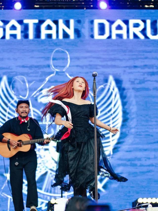 Potret Nadin tampil di Lalala Fest 2024 (Dok. Instagram @cakecaine)