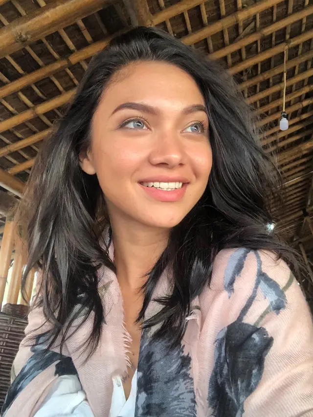 Unggah Foto Berjerawat, Ini 6 Potret Angela Gilsha Tanpa Makeup