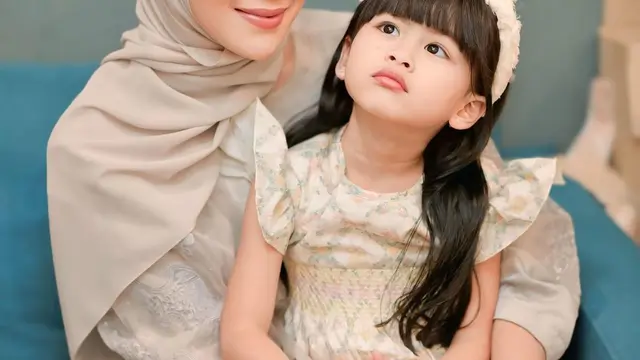 Potret Syahnaz punya aura ibu bupati (credit: instagram/syahnazs)