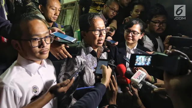Diperiksa 11 Jam oleh Satgas, Begini Ekspresi Plt Ketua Umum PSSI