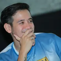 Pemeran Tarra Budiman sempat kesulitan saat didapuk memerankan tokoh Jano dalam film Berangkat! Berperan sebagai tokoh utama, sempat membuat tak percaya diri. Padahal, karakternya  ada dalam dirinya. (Adrian Putra/Bintang.com)