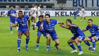 Foto: Jinakkan Malut United, Persib Bandung Kukuh di Puncak Klasemen BRI Super League