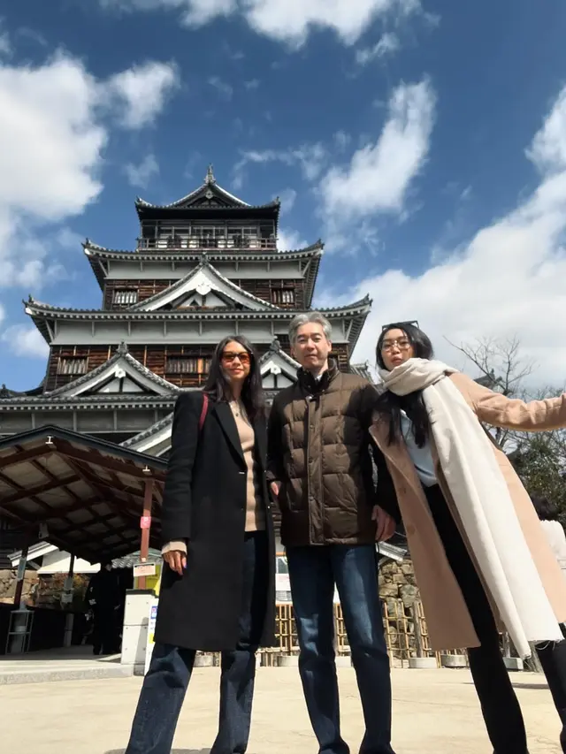 Masih di Jepang, Ini 7 Momen Yuki Kato dan Keluarga Kunjungi Hiroshima Castle