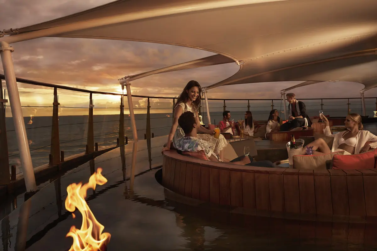 [Bintang] 7 Restoran di Bali yang Sempurna untuk Disambangi Pecinta Sunset