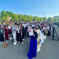 Banyak Peserta dari Luar Kota Rela Menempuh Perjalanan Berjam-jam hingga Berhari-hari untuk Mengikuti Audisi Offline D'Academy 8 di Carbon. Dok. Istimewa