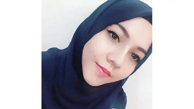 6 Pesona Ratu Rizky, Istri Cantik Pemain Persija Alfath Fathier
