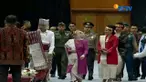 Dalam pidatonya, Jokowi mengingatkan ratusan pengrajin yang hadir untuk memanfaatkan media sosial untuk mengembangakan pemasaran.