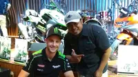 Juara Superbike 2017, Jonathan Rea, belum memikirkan soal peluang untuk turun pada ajang MotoGP. (Bola.com/Muhammad Wirawan Kusuma)
