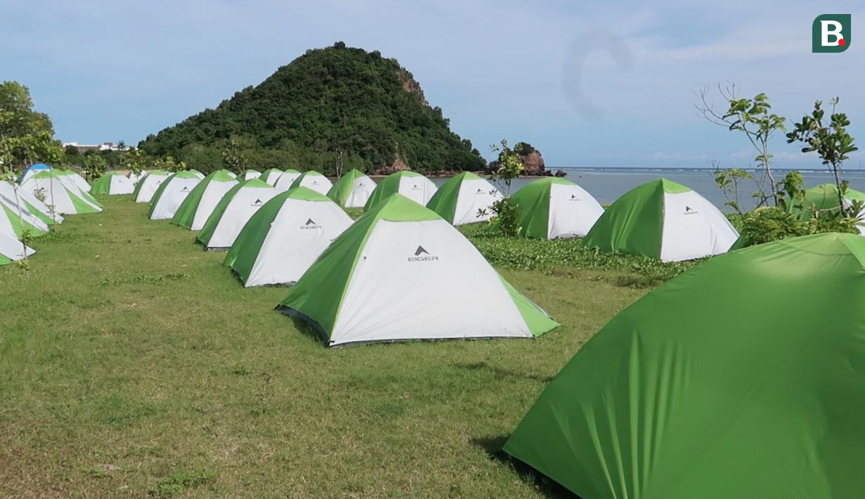 Selain itu juga, harga yang diberikan tersebut termasuk untuk akomodasi transportasi bagi para pengguna camping ground. (Bola.com/Yusuf Satria)