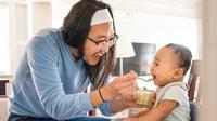 Ilustrasi Bayi Makan MPASI / Freepik by rawpixel.com