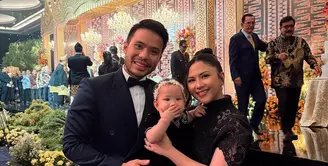 Jessica Mila dan Yakup Hasibuan membawa serta Baby Kyarra hadiri pernikahan kerabat [@jscmila]