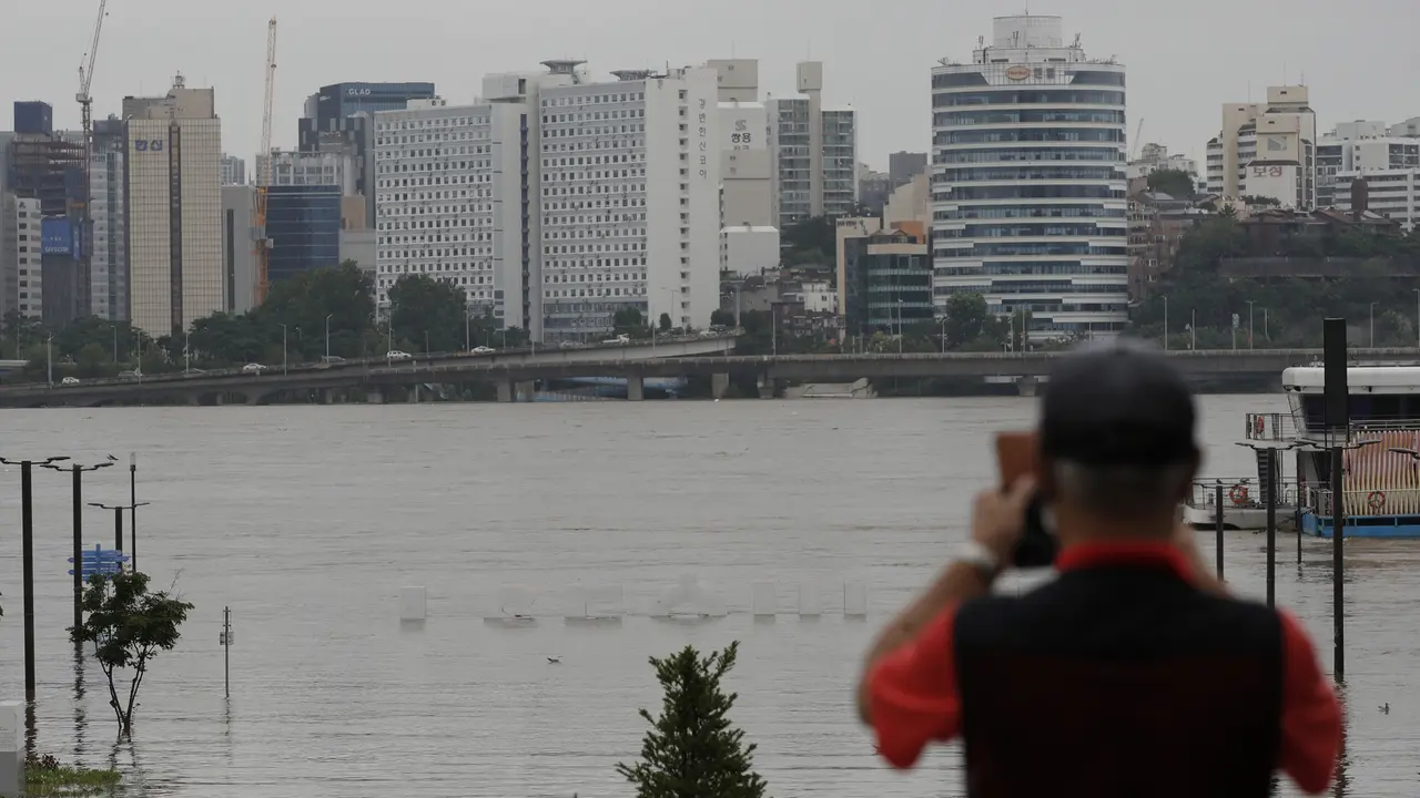 FOTO: Hujan Lebat Akibatkan Banjir di Seoul