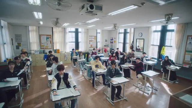 TREASURE Rilis MV 'Yellow' yang Super Fresh, Berwarna dengan Nuansa Kampus