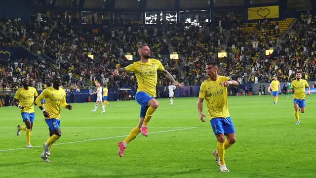Foto: Cristiano Ronaldo Cetak Gol ke-17 Buat Al Nassr, Legenda Liverpool Terancam Dipecat?