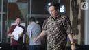Mantan Wakil Bupati Lampung Utara Sri Widodo usai menjalani pemeriksaan di Gedung KPK, Jakarta, Senin (11/11/2019). Sri Widodo kembali diperiksa untuk melengkapi berkas penyidikan tersangka Bupati nonaktif Lampung Utara Agung Ilmu Mangkunegara. (merdeka.com/Dwi Narwoko)