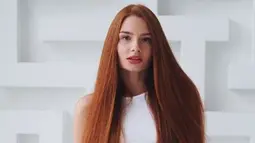 Tak banyak yang tahu bila rambut Anastasia Sidorova tidak sesehat dan seindah yang ditampilkannya. Kenyataannya, rapunzel di dunia nyata itu mengalami masalah rambut yang ekstrem sejak remaja. (instagram.com/sidorovaanastasiya)