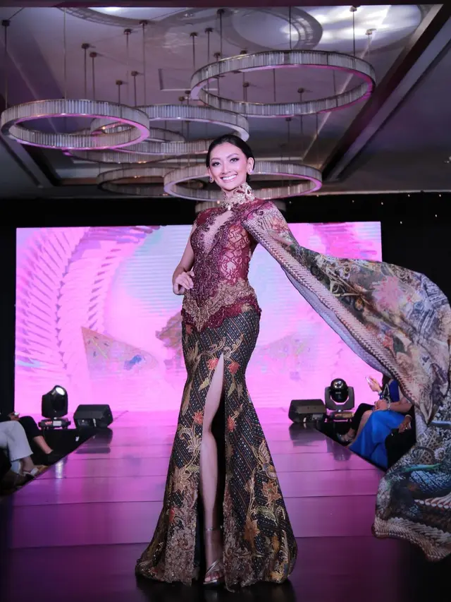 7 Pesona Adinda Cresheilla dengan Berbagai Kostum untuk Miss Supranational 2022