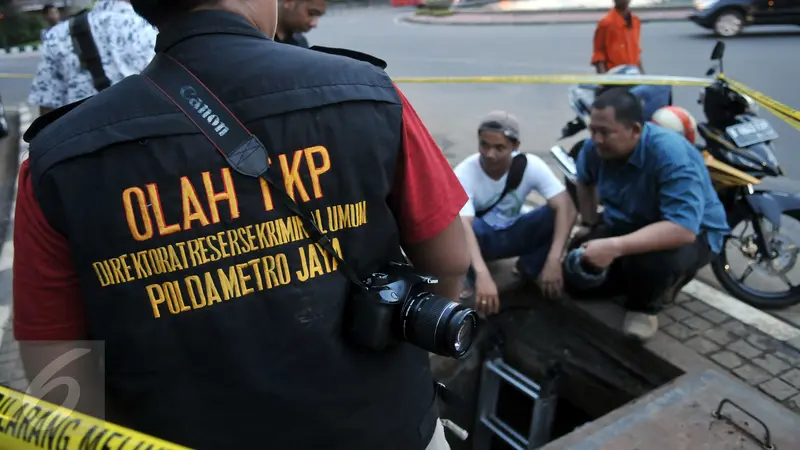 20160305- Polda Metro Jaya Gelar Olah TKP di Gorong-gorong-Jakarta-Johan Tallo