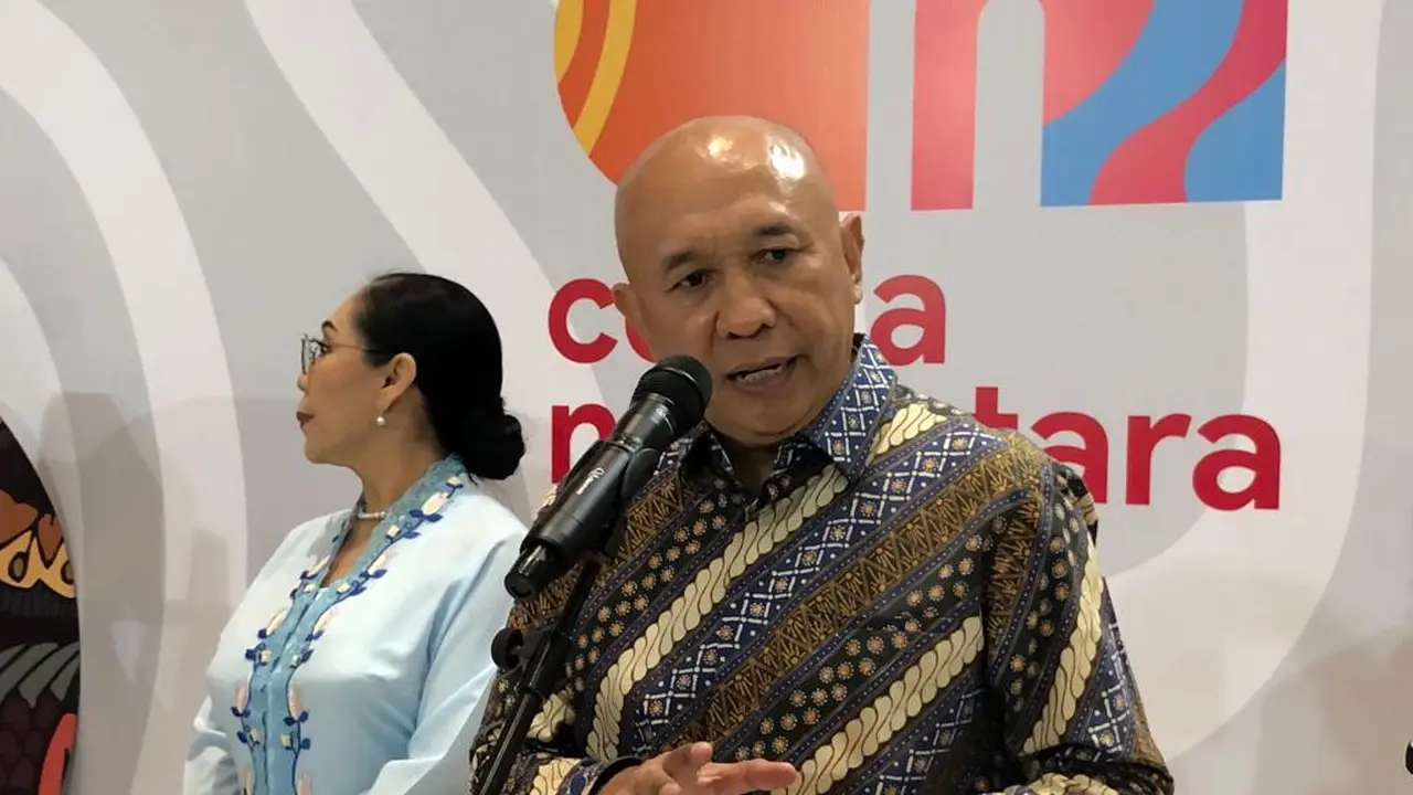 Menteri Koperasi dan Usaha Kecil dan Menengah (Menkop UKM) Teten Masduki saat ditemui di JCC Jakarta, Selasa (28/11/2023). (Tira/Liputan6.com)