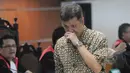Terdakwa kasus TransJakarta Drajad Adhyaksa menjalani sidang pembacaan vonis di Pengadilan Tipikor, Jakarta, Jumat (6/3). Drajad divonis 5 tahun penjara dan denda Rp 250 juta atas kasus pengadaan bus Transjakarta tahun 2013. (Liputan6.com/Herman Zakharia)