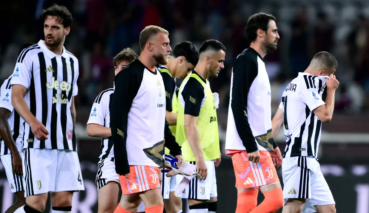 Laga sengit bertajuk Derby della Mole ini sekaligus menutup peluang Juventus untuk menembus posisi empat besar klasemen akhir. Juventus berada tepat satu tingkat di bawahnya, yakni di posisi keenam dengan torehan 69 poin. (AFP/Marco Bertorello)