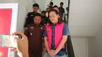 Mantan petingi BRI Agro yang ditahan oleh jaksa di Kejari Kuansing. (Liputan6.com/M Syukur)
