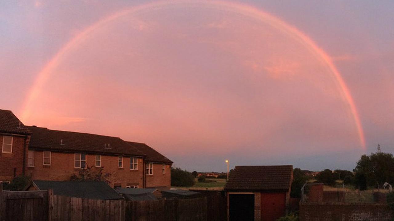 Fenomena pelangi merah (Twitter/@CharleneKerr10)