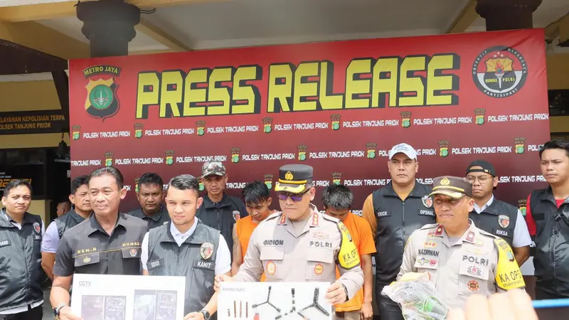 Konferensi pers penangkapan pelaku pencurian motor di Jakarta Utara.