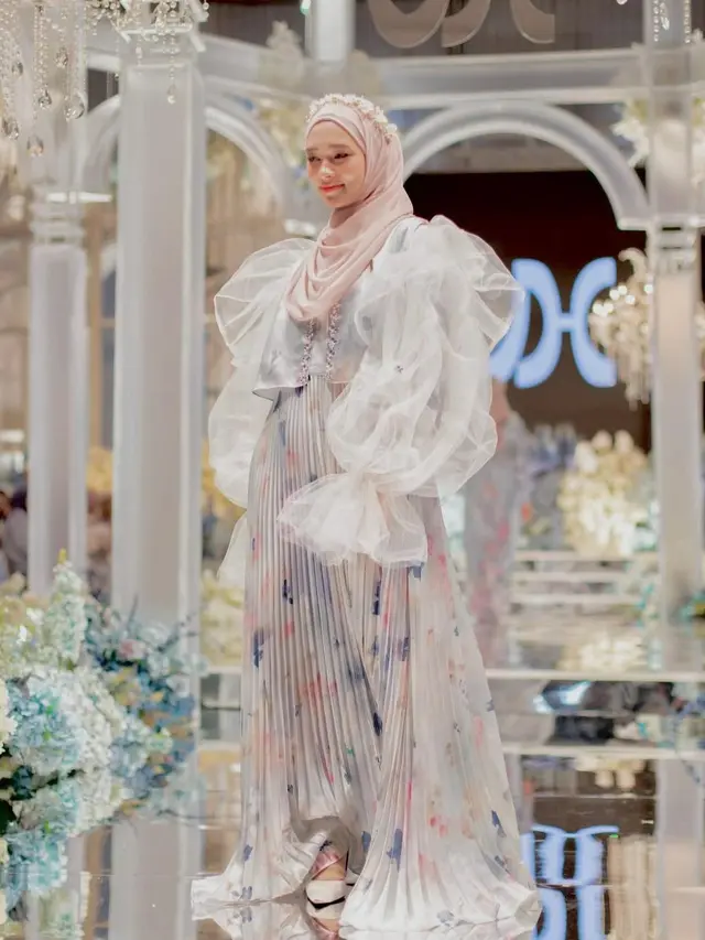 Potret Inara Rusli Kenakan Outfit Cantik bak Ibu Peri, Banjir Pujian Warganet