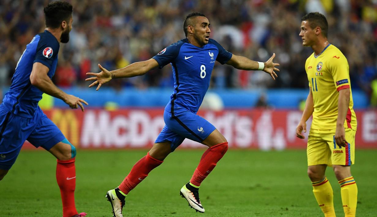 Ekspresi pemain Prancis, Dimitri Payet, setelah mencetak gol kemenangan atas Rumania dalam laga Grup A Piala Eropa 2016 di Stade de France, Saint-Denis, Prancis, (10/6/2016). (AFP/Franck Fife)