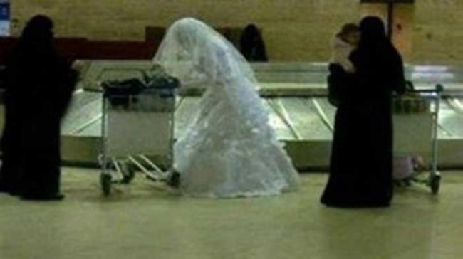 Pengantin pria kabur setelah ia melihat pengantin wanita | Photo: Copyright emirates247.com