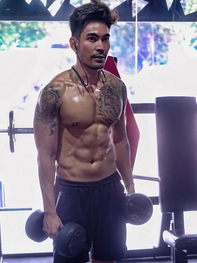 7 Potret Robby Purba Pamer Badan Kekar, Turun 12 Kilo Usai Latihan 2 Bulan