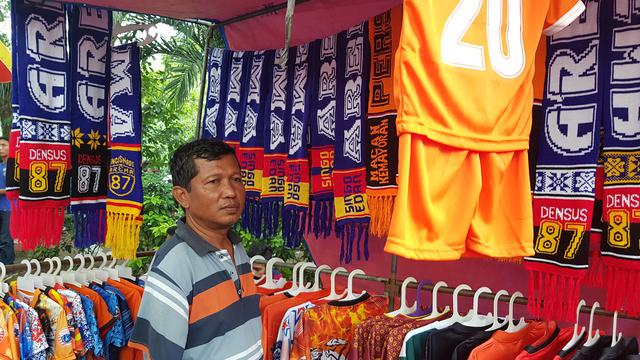 Pakde Giarto, pedagang  penyandang disabilitas di Piala Presiden 2018