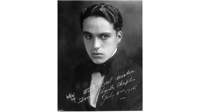 5 Potret Charlie Chaplin Tanpa Kumis dan Topi Ikonik Ini Bikin Pangling