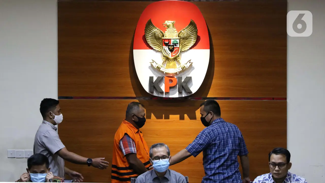 FOTO: KPK Tahan Orang Kepercayaan Mantan Bupati Malang