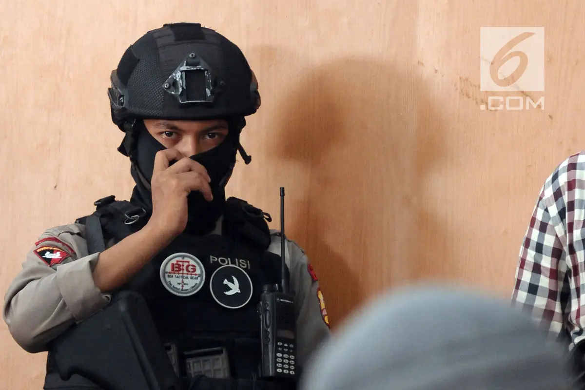 Petugas Jaga Ketat Sidang Tuntutan Aman Abdurrahman