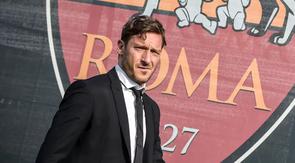 Francesco Totti resmi mengakhiri karier sebagai pesepak bola dan memulai petualangan baru sebagai Direktur AS Roma. (AS Roma)