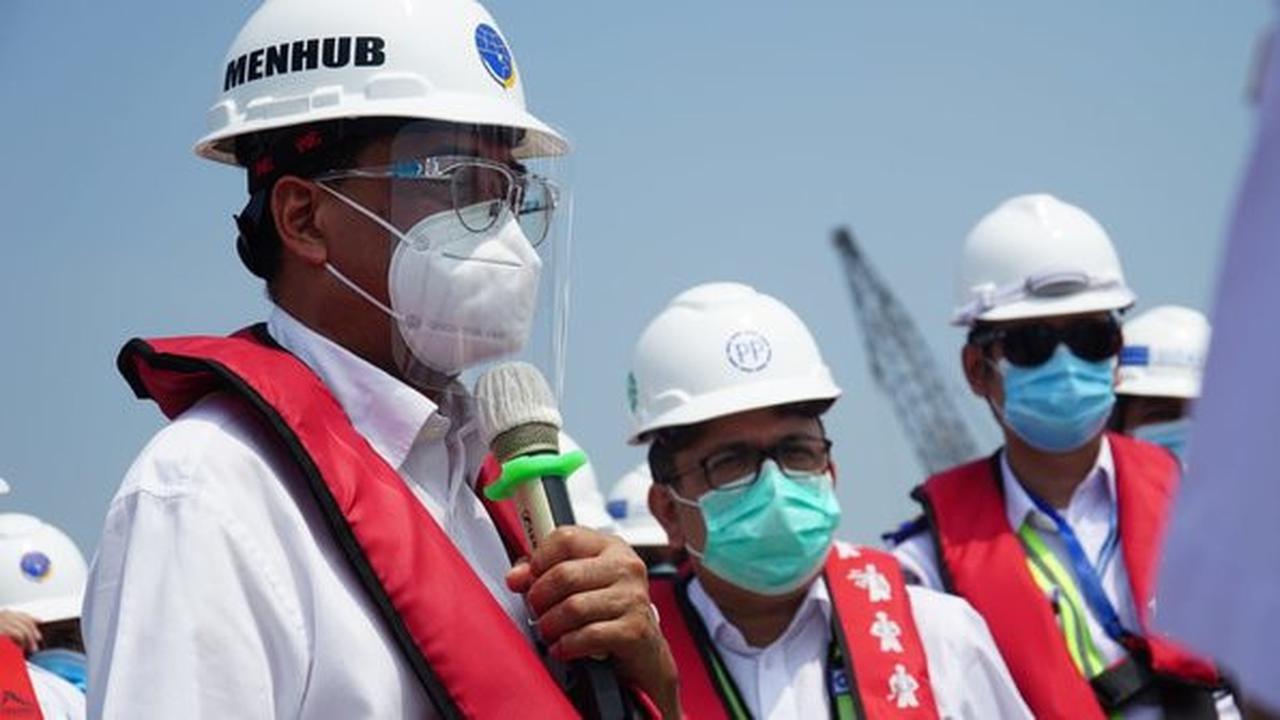 Menhub Budi Karya di Pelabuhan Patimban. istimewa ©2020 Merdeka.com